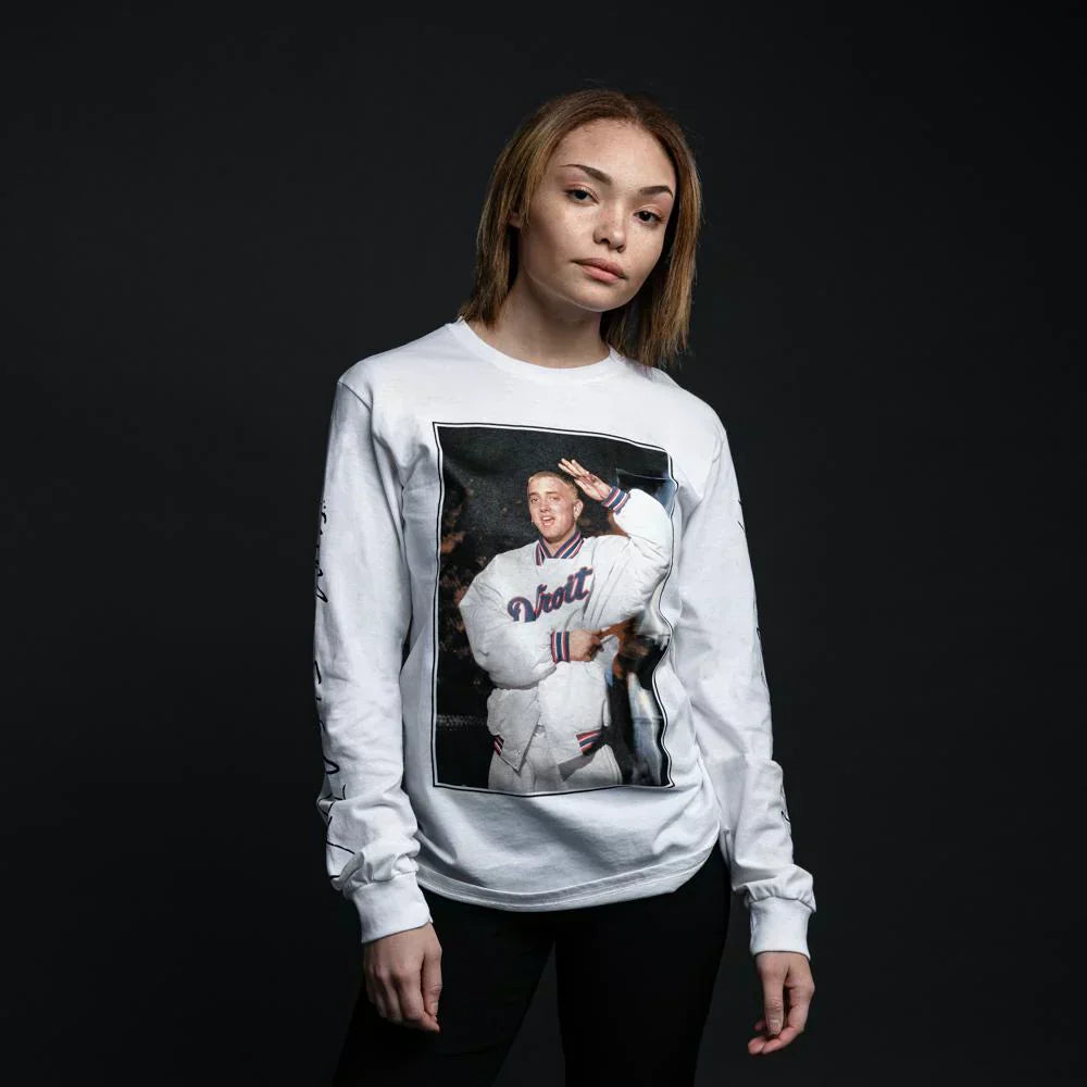 Woman wearing the white Eminem I'm Shady vintage 1999 long sleeve with photo panel print
